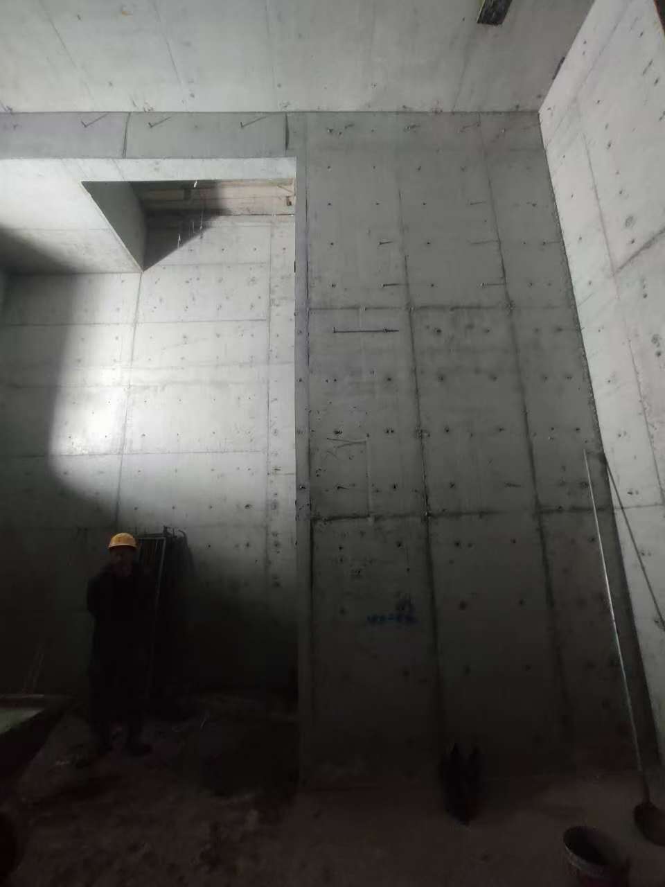 九合垸原种场墙上开槽钢筋断了有影响吗